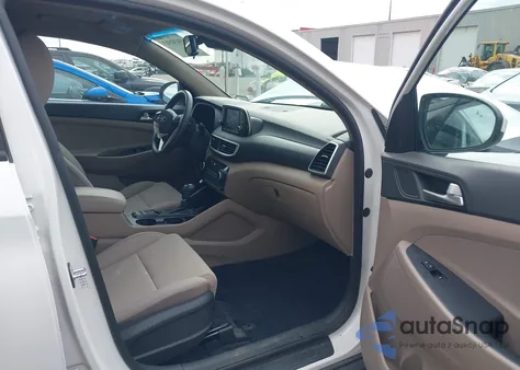 2020 Hyundai Tucson Value z USA, uszkodzony, nr VIN KM8J3CA48LU092496